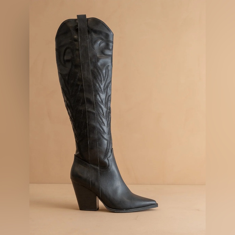 Oasis Society “The Bronco” cowboy boots size US 7.5